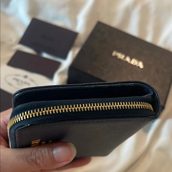 Prada Portafoglio Lampo Saffiano Metal Bluette - Picture 12 of 16